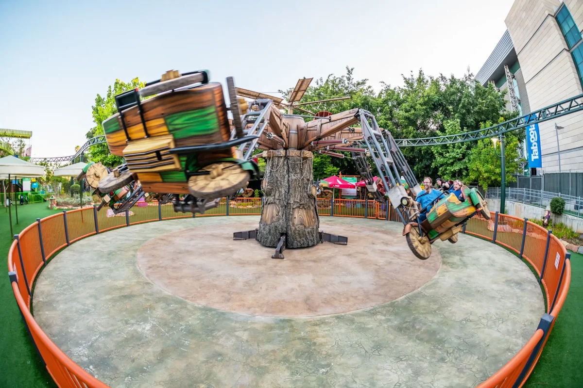 האופנועים המעופפים (1)