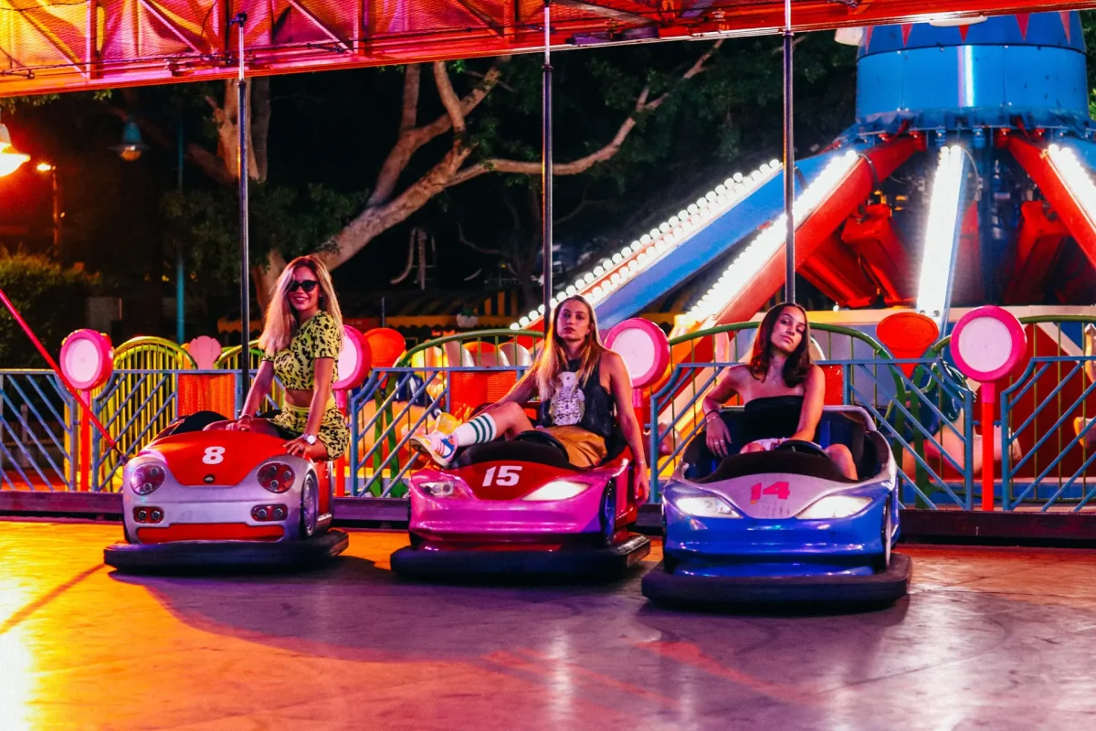 מכוניות מתנגשות (4)